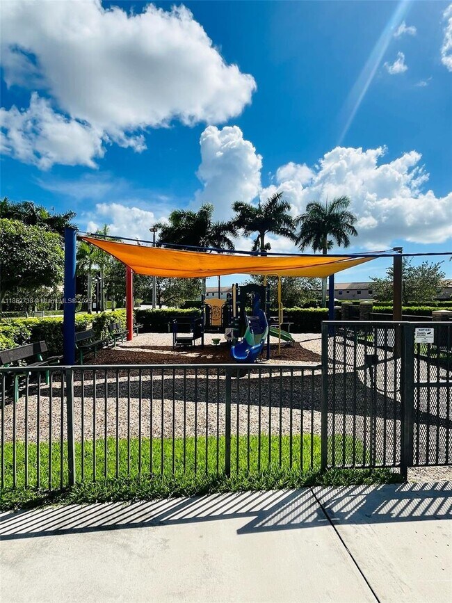 Building Photo - 159 SE 33rd Terrace