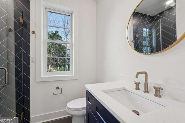 Building Photo - 120 Thome Dr