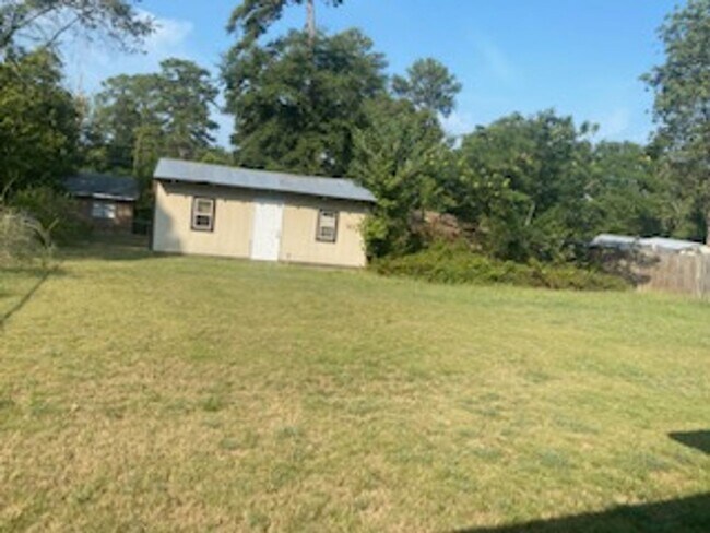Building Photo - 6227 Williamsburg Dr