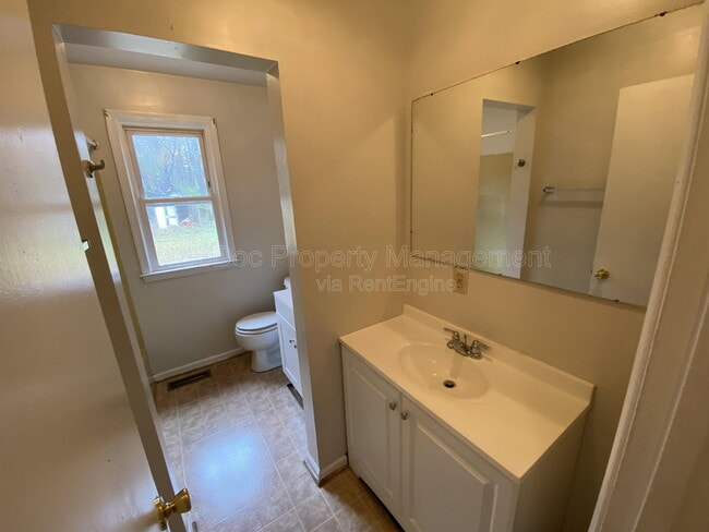 Building Photo - 8442 Indiantown Rd