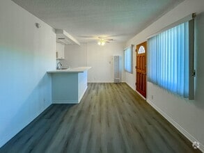 Building Photo - Charming Apartments in Playa Del Rey – Pri...