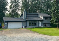 Building Photo - 3 Bedroom 2 Bath with Garage Available NOW...