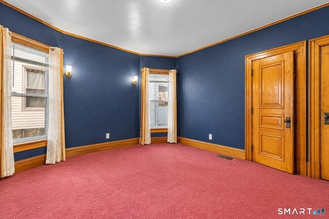 Building Photo - 351 Chestnut St