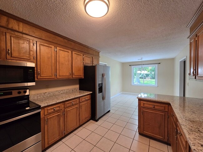 Building Photo - 1520 Crowndale Dr