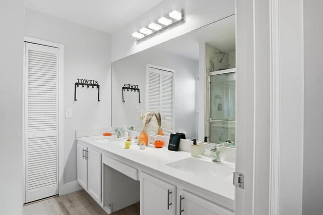 Building Photo - 13115 Ashington Pointe Dr