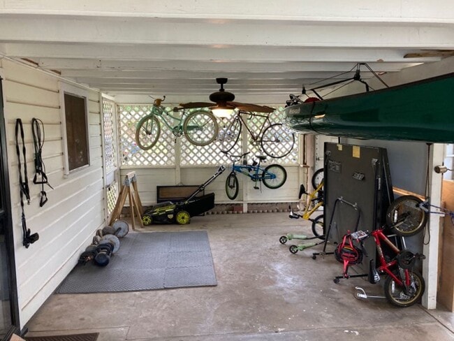 Building Photo - ** 3 Bedroom Rental Steps From Pollard Par...