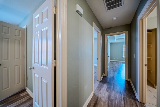 Building Photo - 288 Copper Oaks Dr
