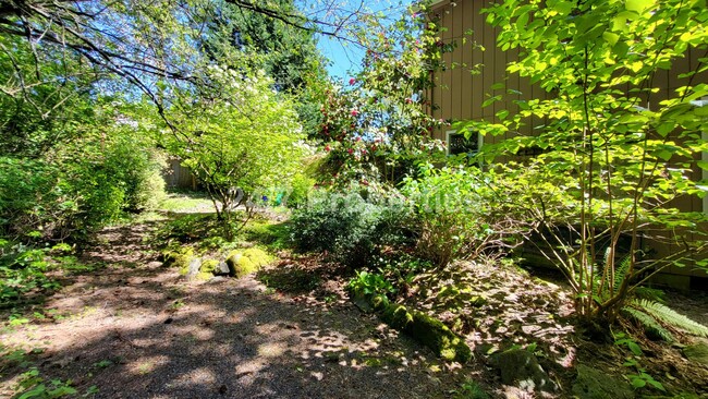 Building Photo - Stunning Home in Tranquil SW Neighborhood