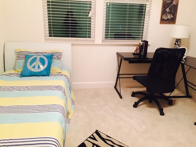Room - 284 Currlin Cir