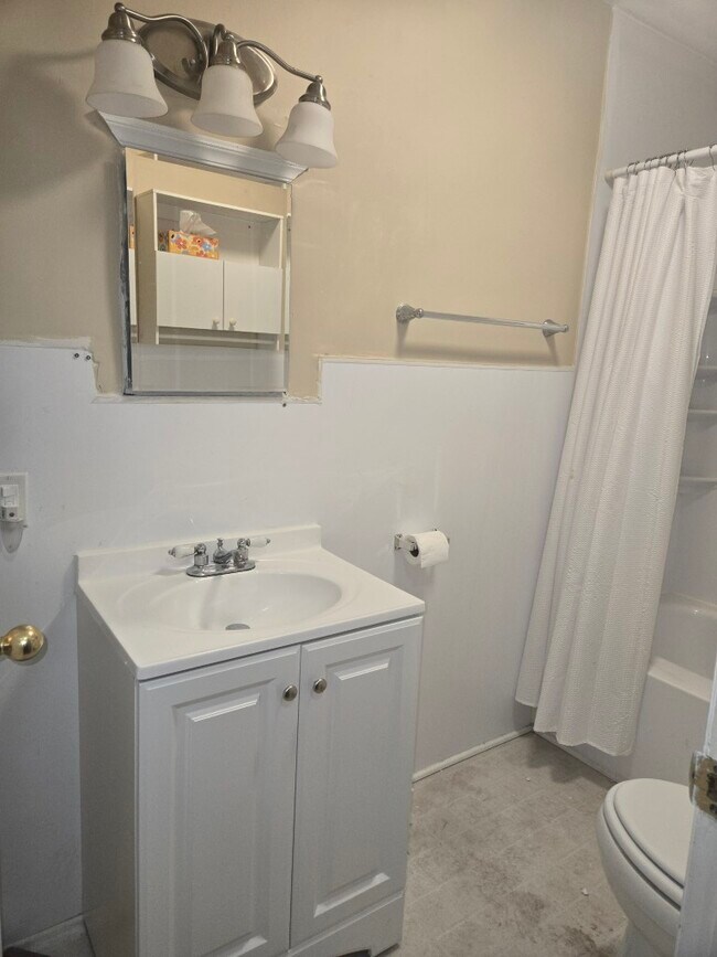Building Photo - 1460 Gravel Ridge Dr