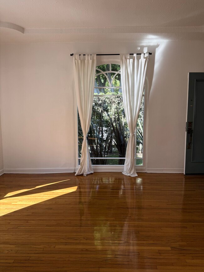 Building Photo - 8714 Rangely Ave