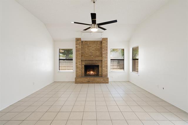 Building Photo - 750 Rosehill Ln