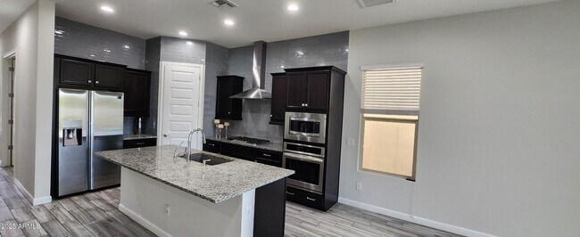 Building Photo - 6621 E Villa Rita Dr