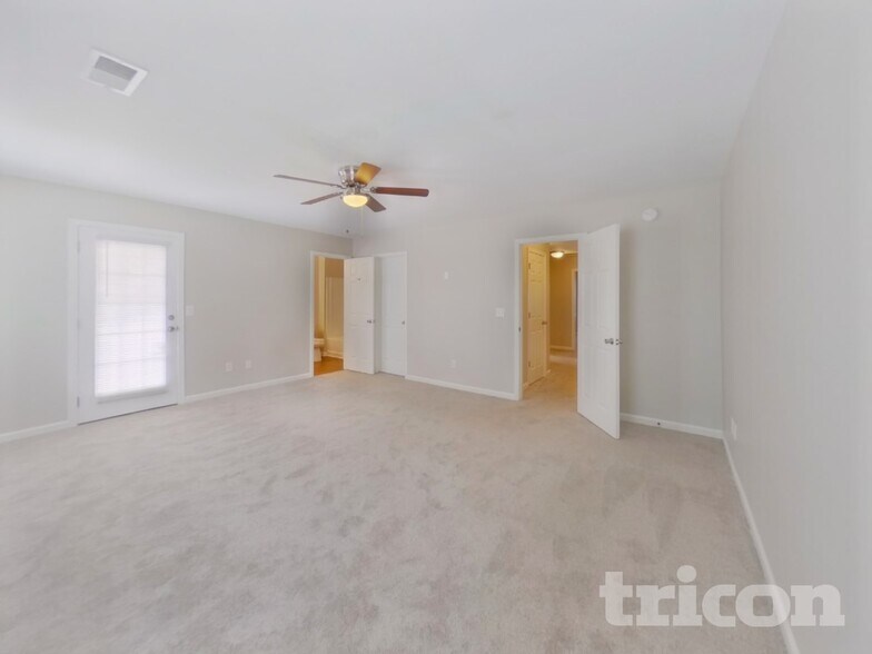 Building Photo - 318 Cavalier Ln