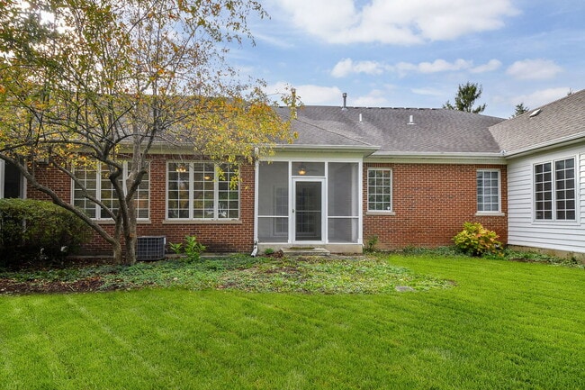 Building Photo - 310 Delnor Glen Dr