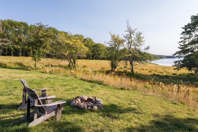 Building Photo - 378 Mill Rd