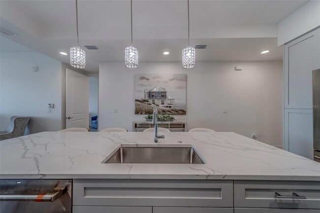 Building Photo - 400 150th Ave