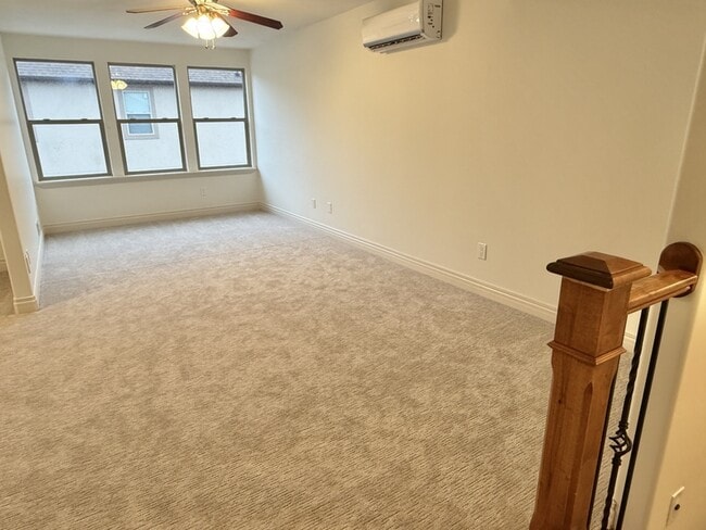 Building Photo - 14328 S Log Home Ln