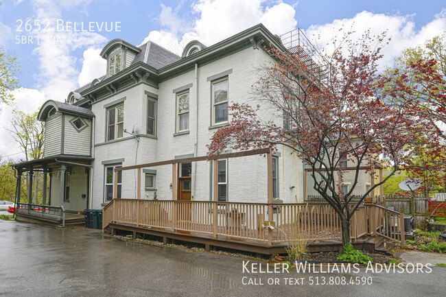 Building Photo - 2652 Bellevue-