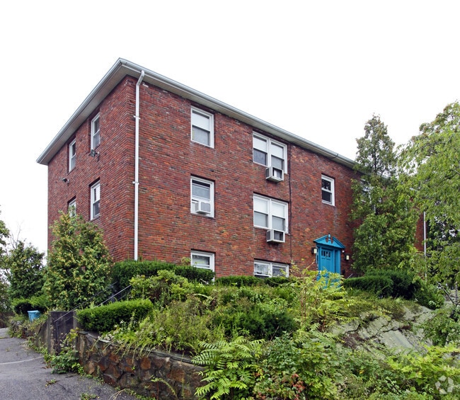 Primary Photo - 30 Parker St