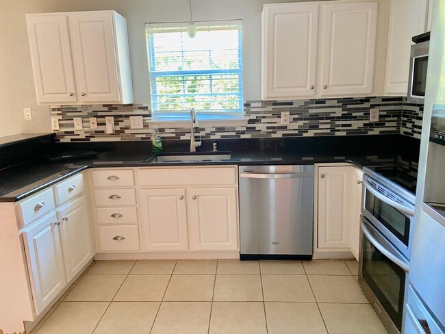 Building Photo - 3BD/2.5BA Home in Chicks Beach with Garage...