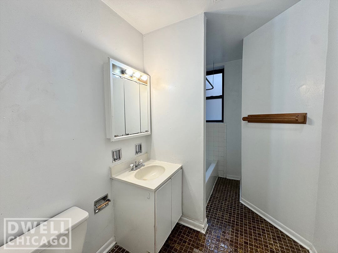Building Photo - 2315 N Kedzie Blvd