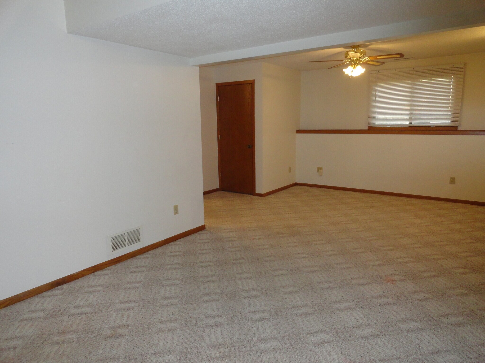 Building Photo - 1852 Evergreen Dr NW
