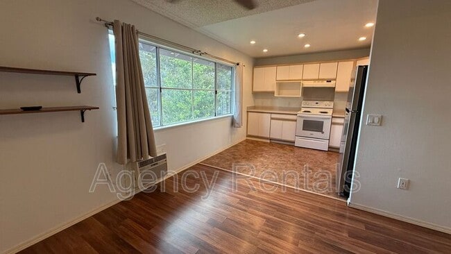 Building Photo - 95-1069 Kaapeha St