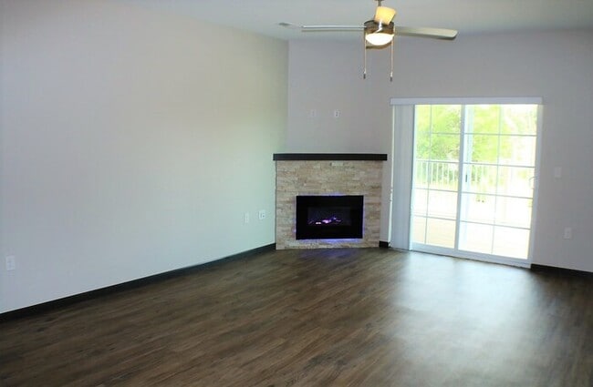 Building Photo - $1,285 | 1 Bedroom, 1 Bathroom Condo | ADA Compliant | No Pets | Available for Immediate Move In!