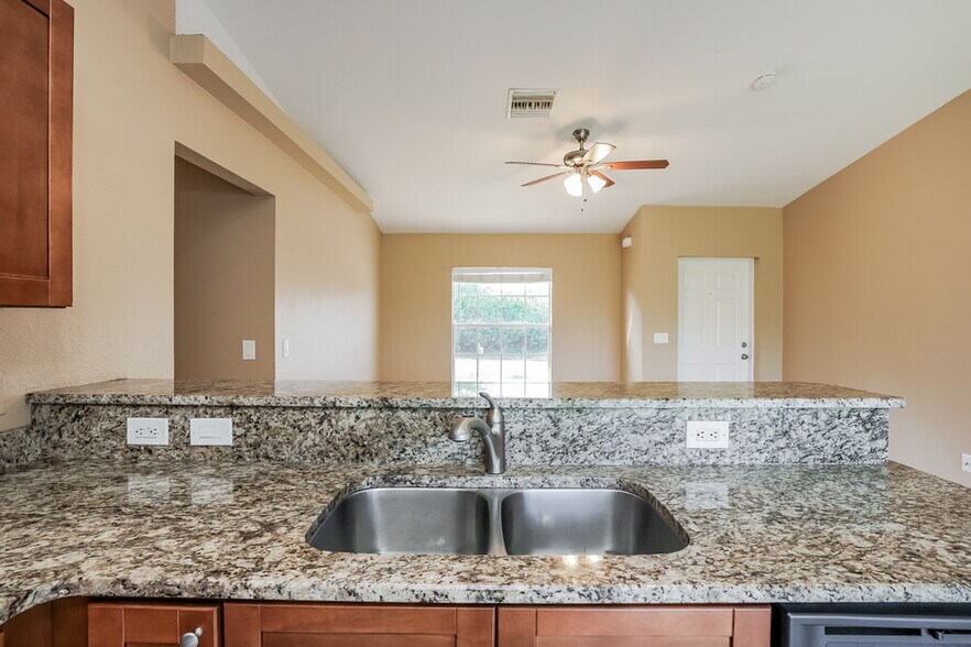 Building Photo - 2916 12th St SW