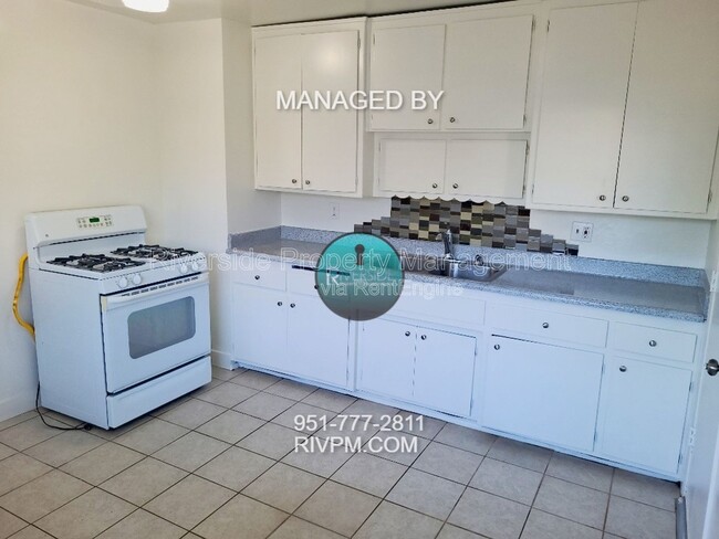 Building Photo - 6262 Jones