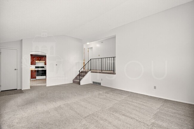 Building Photo - NEW Carpet and Paint!!!