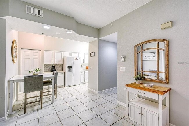 Building Photo - 4260 Central Sarasota Pkwy