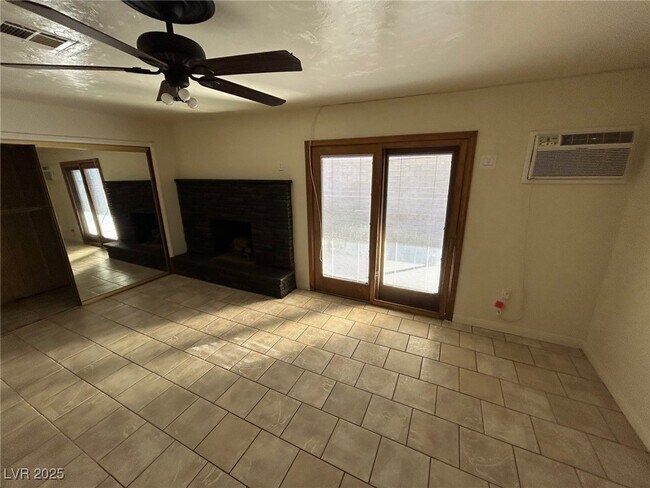 Building Photo - 113 Cedar St