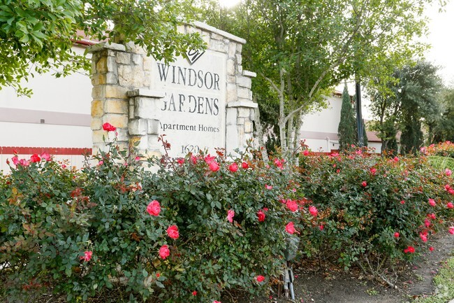 Building Photo - Windsor Gardens