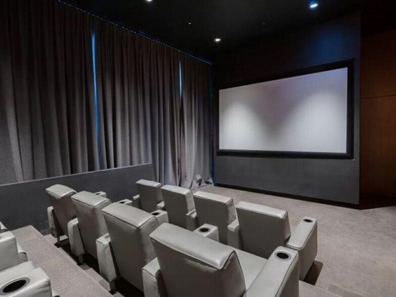 Building Photo - 685 1st Ave