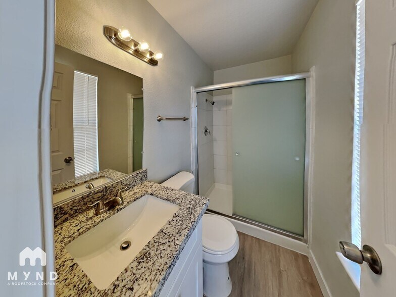 Building Photo - 5817 W Robin Ln