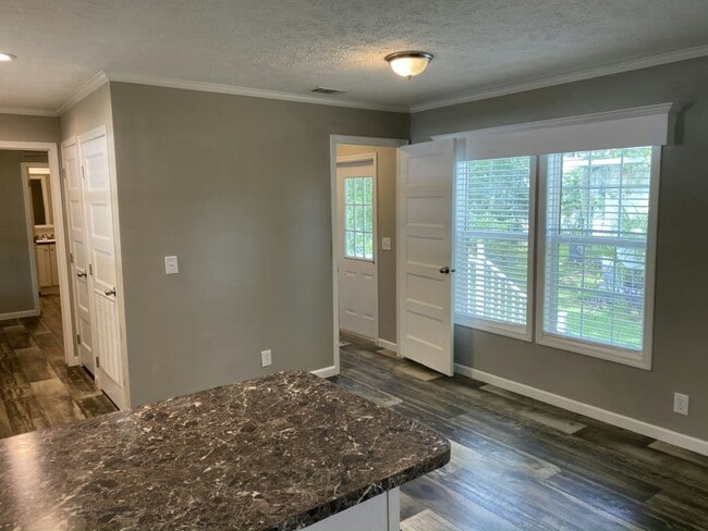 Building Photo - 2614 Azalea Pl