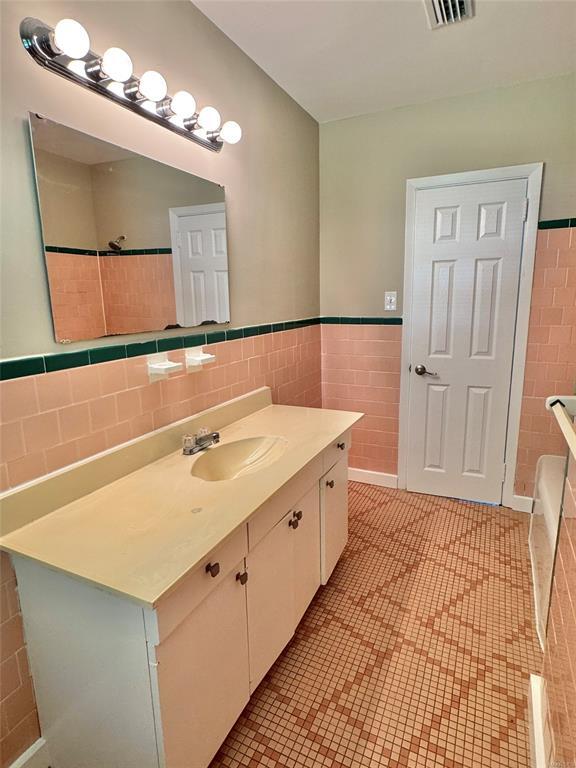 Building Photo - 3719 Bridlewood Dr