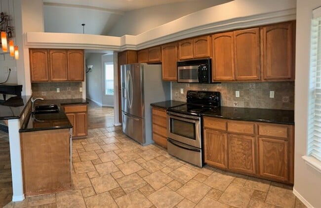 Building Photo - $3,495 / 4br - 3600ft2 - Exqusite, executi...