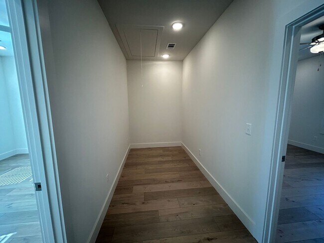 Building Photo - Brand New Townhome off Wire Rd, Close to Vet School and City Soccer Complex