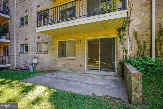 Building Photo - 10655 Montrose Ave