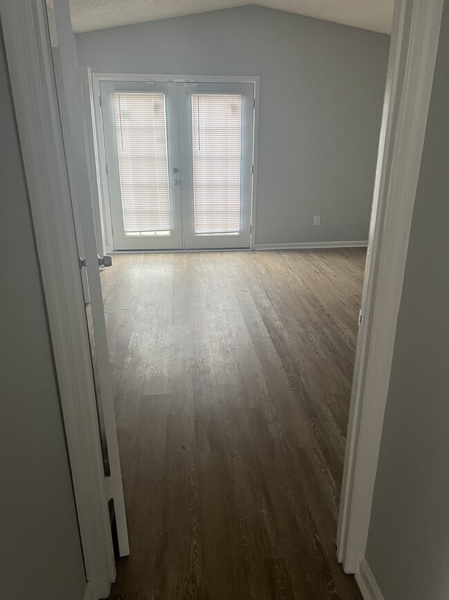 Building Photo - 3306 Chesapeake Cir