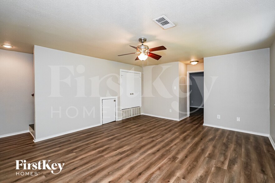 Building Photo - 6476 Sudbury Way