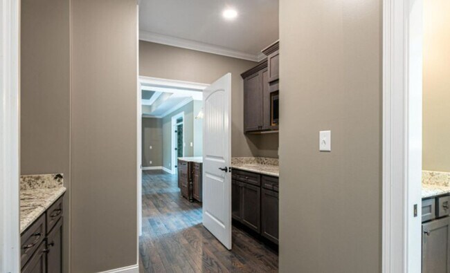 Building Photo - Knoxville 37918 - 4 bedroom 3.5 bath - cal...