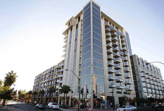 Building Photo - 353 E Bonneville Ave