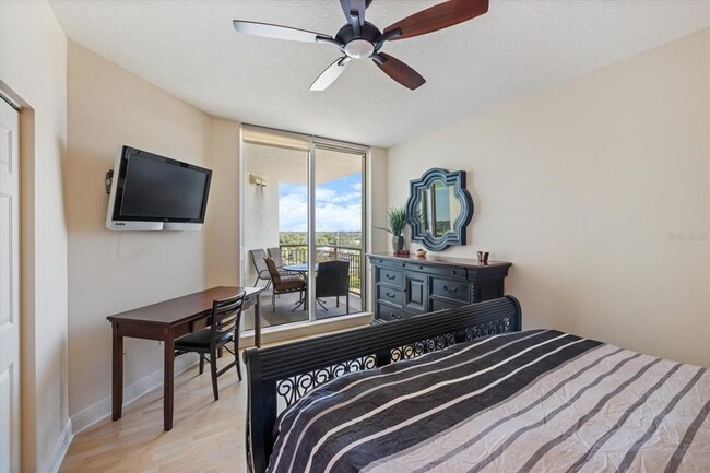 Building Photo - 800 N Tamiami Trl