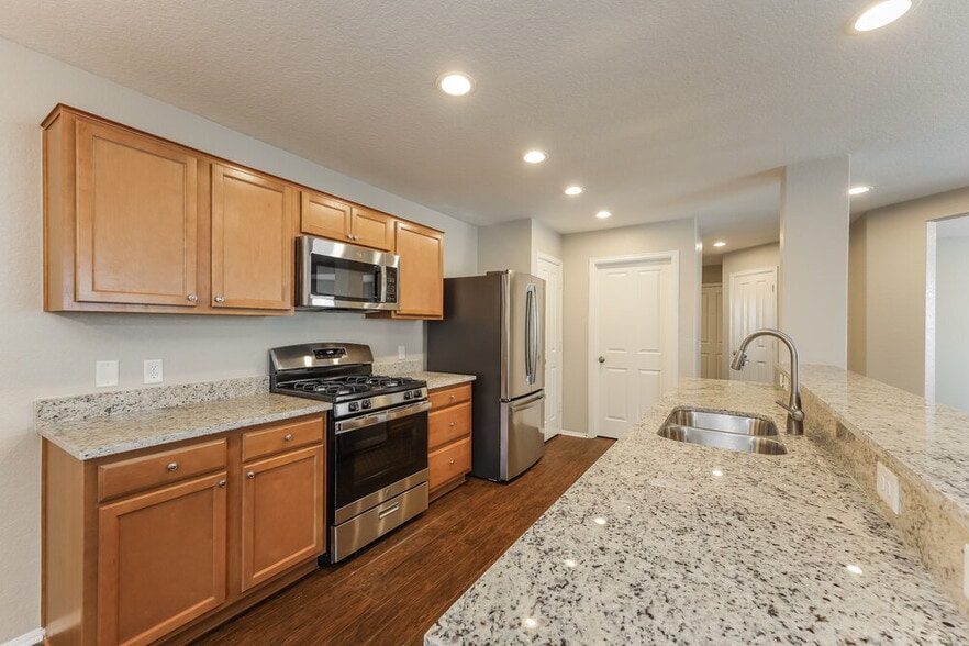 Building Photo - 3411 Maguey Trail