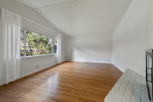 Building Photo - 22 Brennfleck Ave