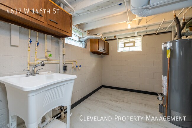 Building Photo - Beautifully Renovated Bungalow